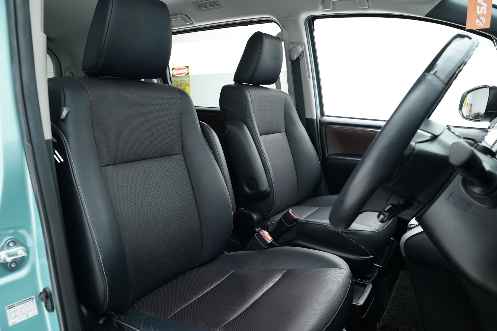 Toyota Esquire 1.8 HYBRID GI