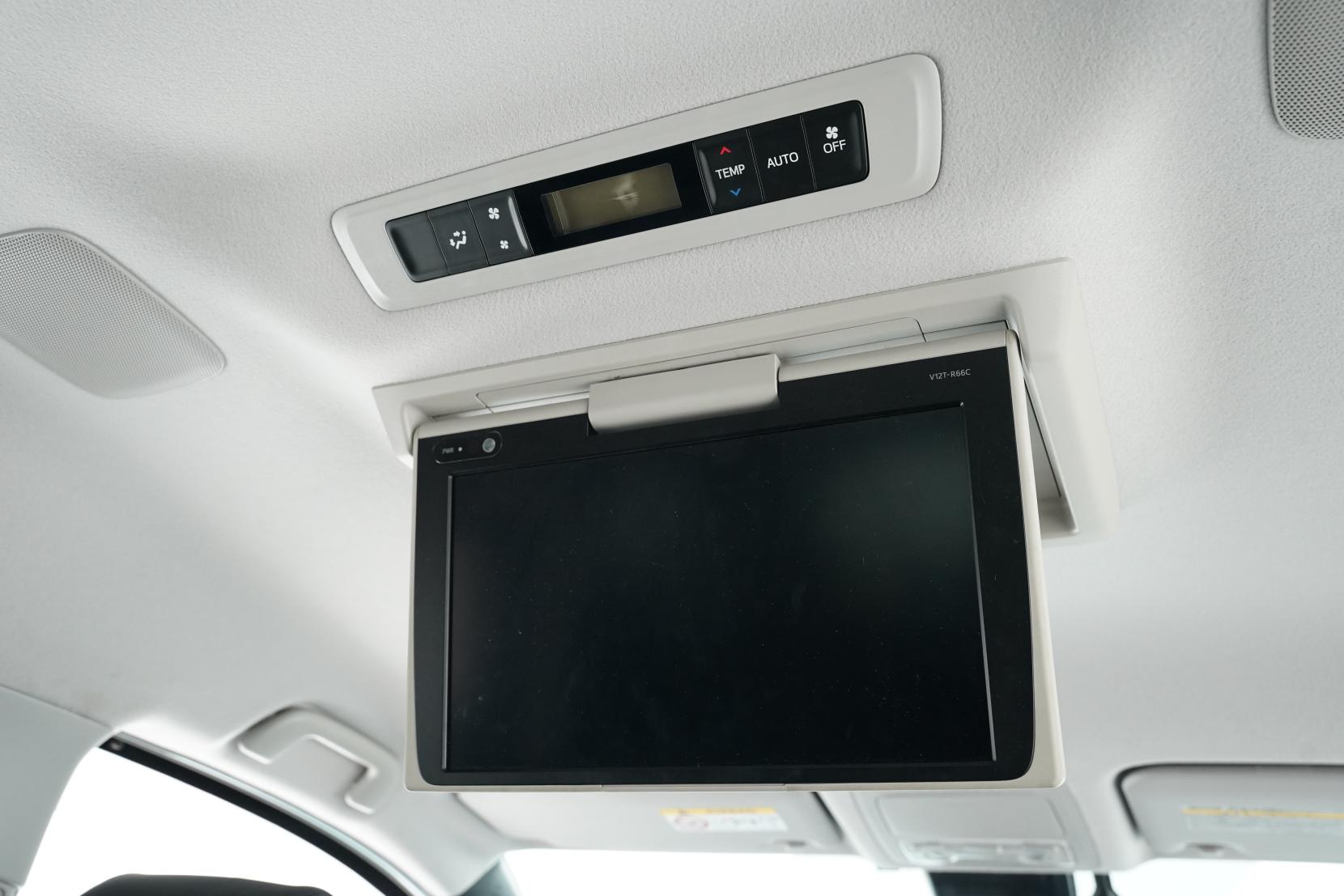 Toyota Esquire 1.8 HYBRID GI