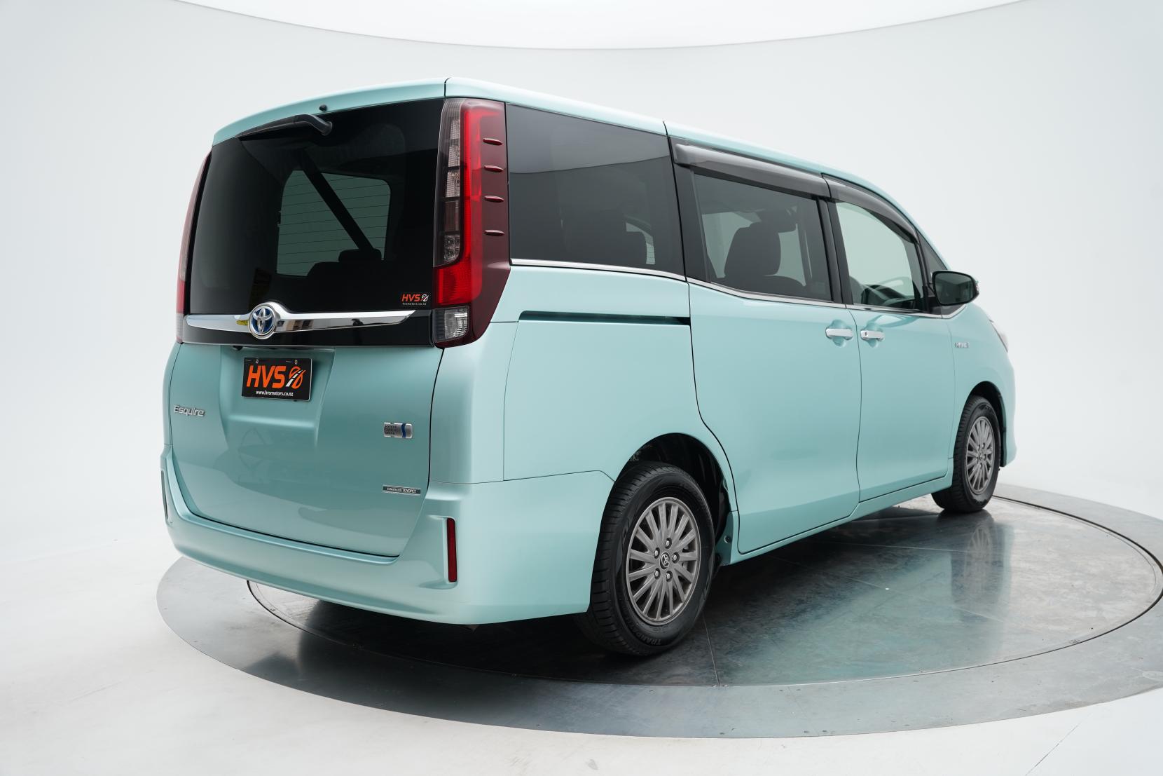 Toyota Esquire 1.8 HYBRID GI