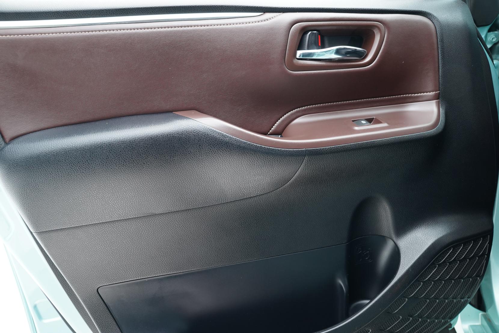 Toyota Esquire 1.8 HYBRID GI