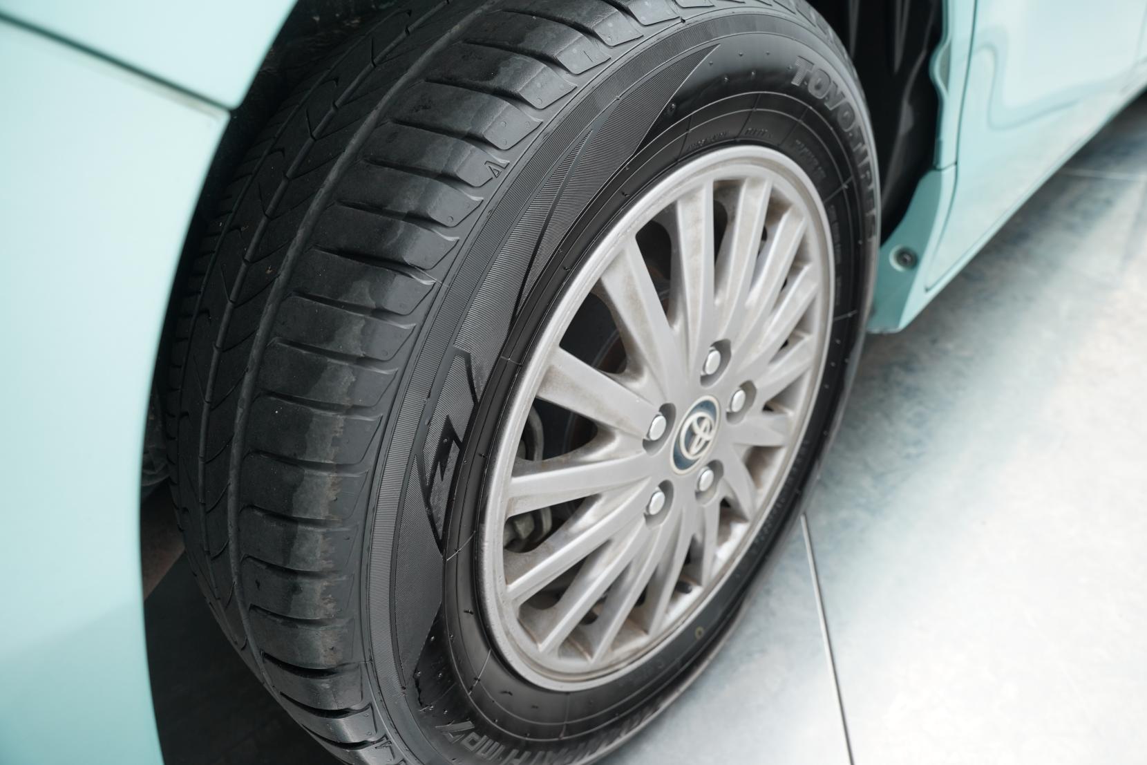 Toyota Esquire 1.8 HYBRID GI