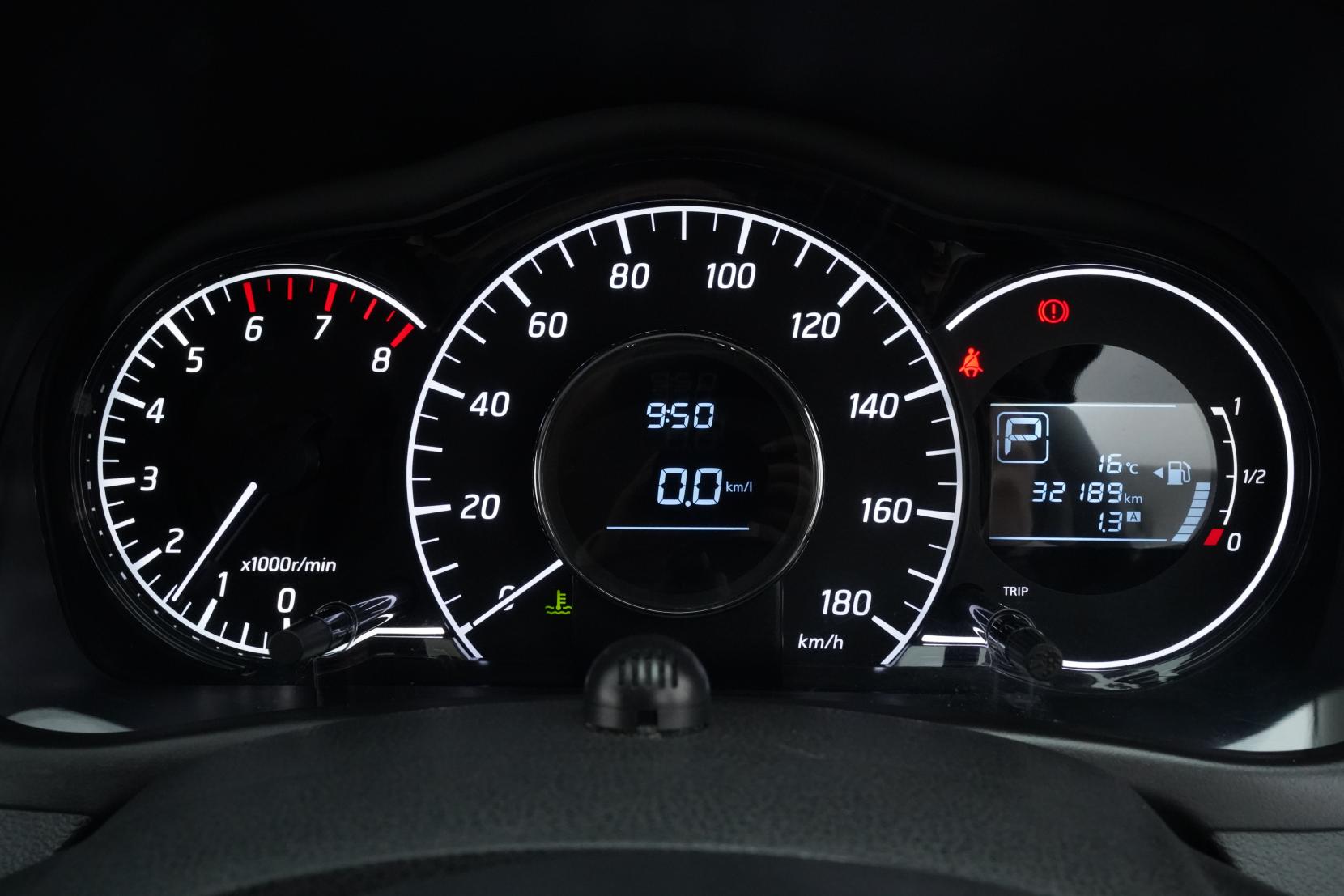 Nissan Note (2004–present) 1.2 MEDALIST