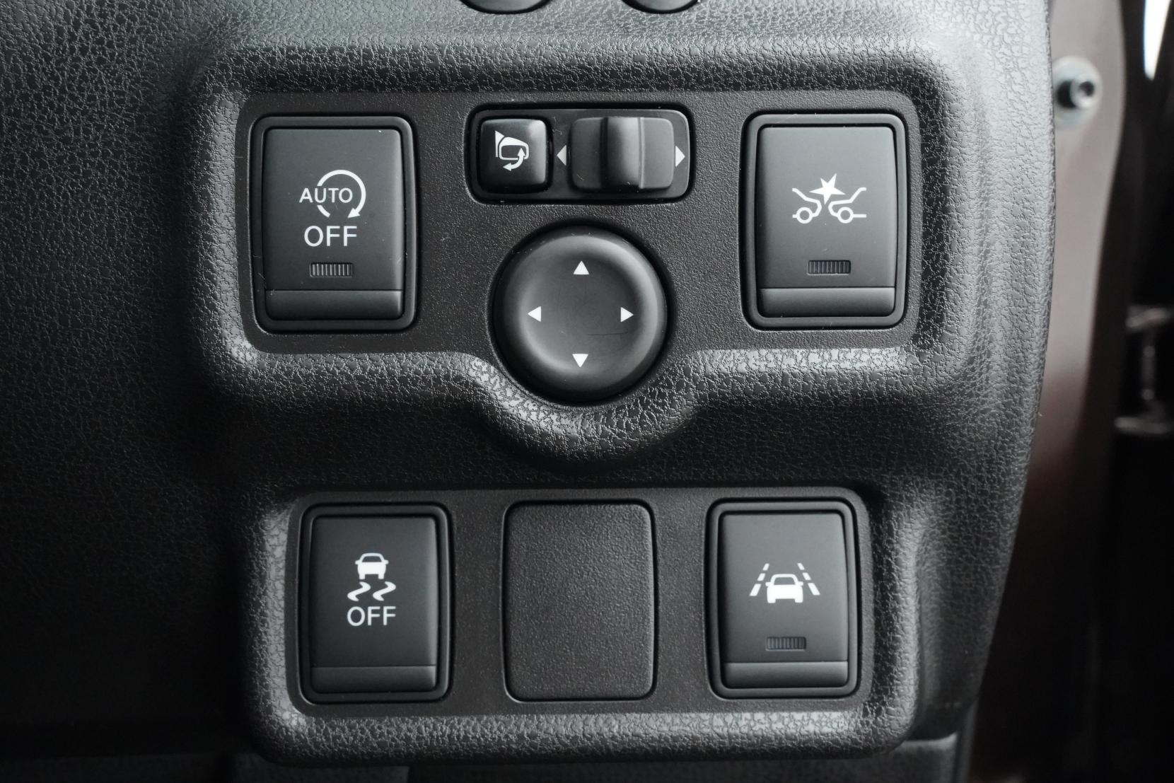 Nissan Note (2004–present) 1.2 MEDALIST