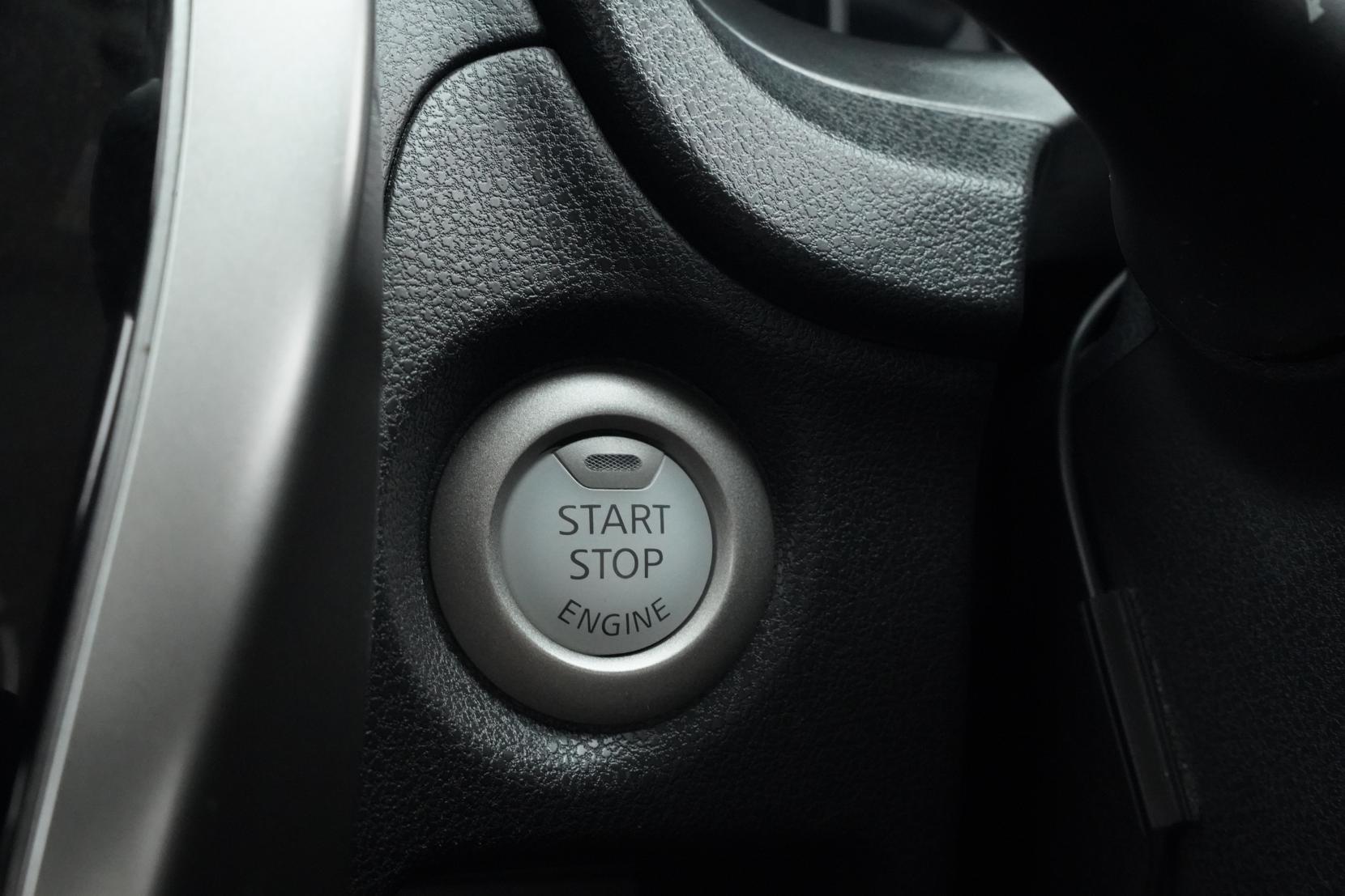 Nissan Note (2004–present) 1.2 MEDALIST