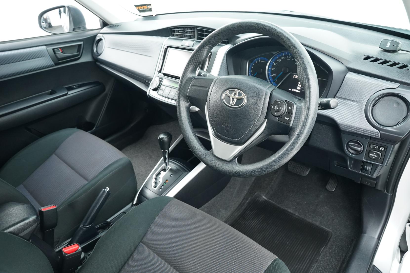 Toyota Corolla 1.5 Fielder Hybrid 8SRS