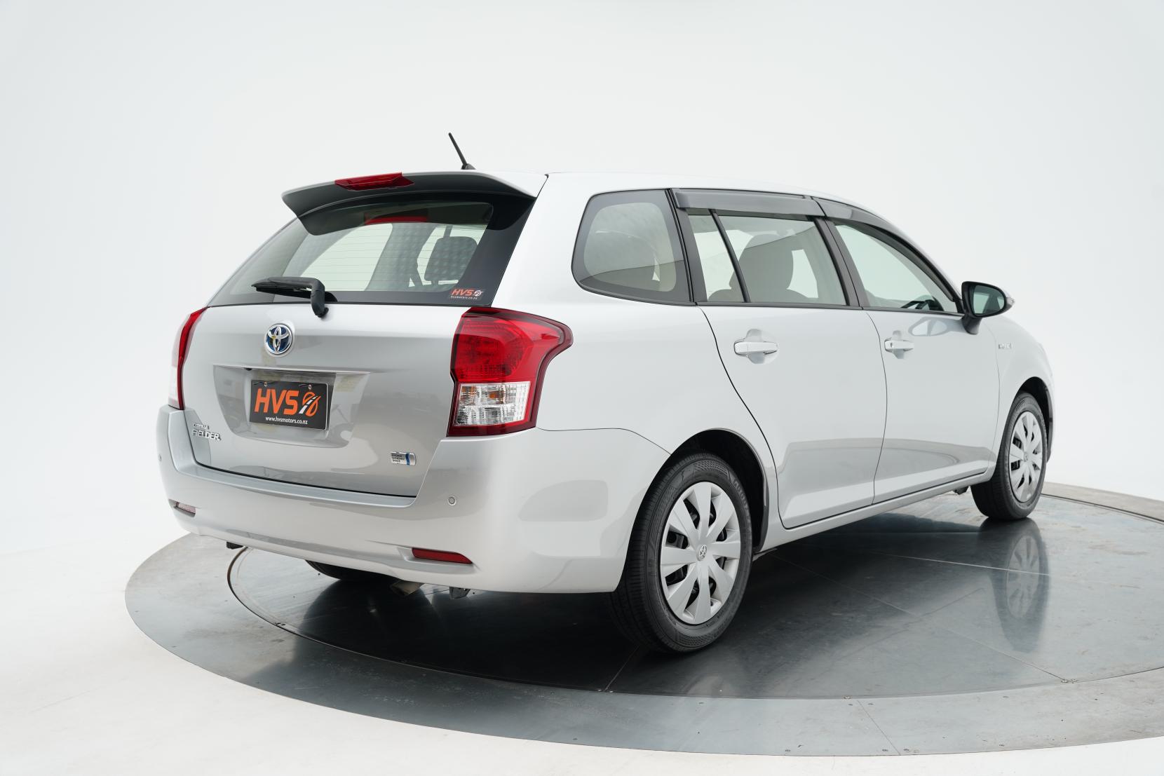 Toyota Corolla 1.5 Fielder Hybrid 8SRS