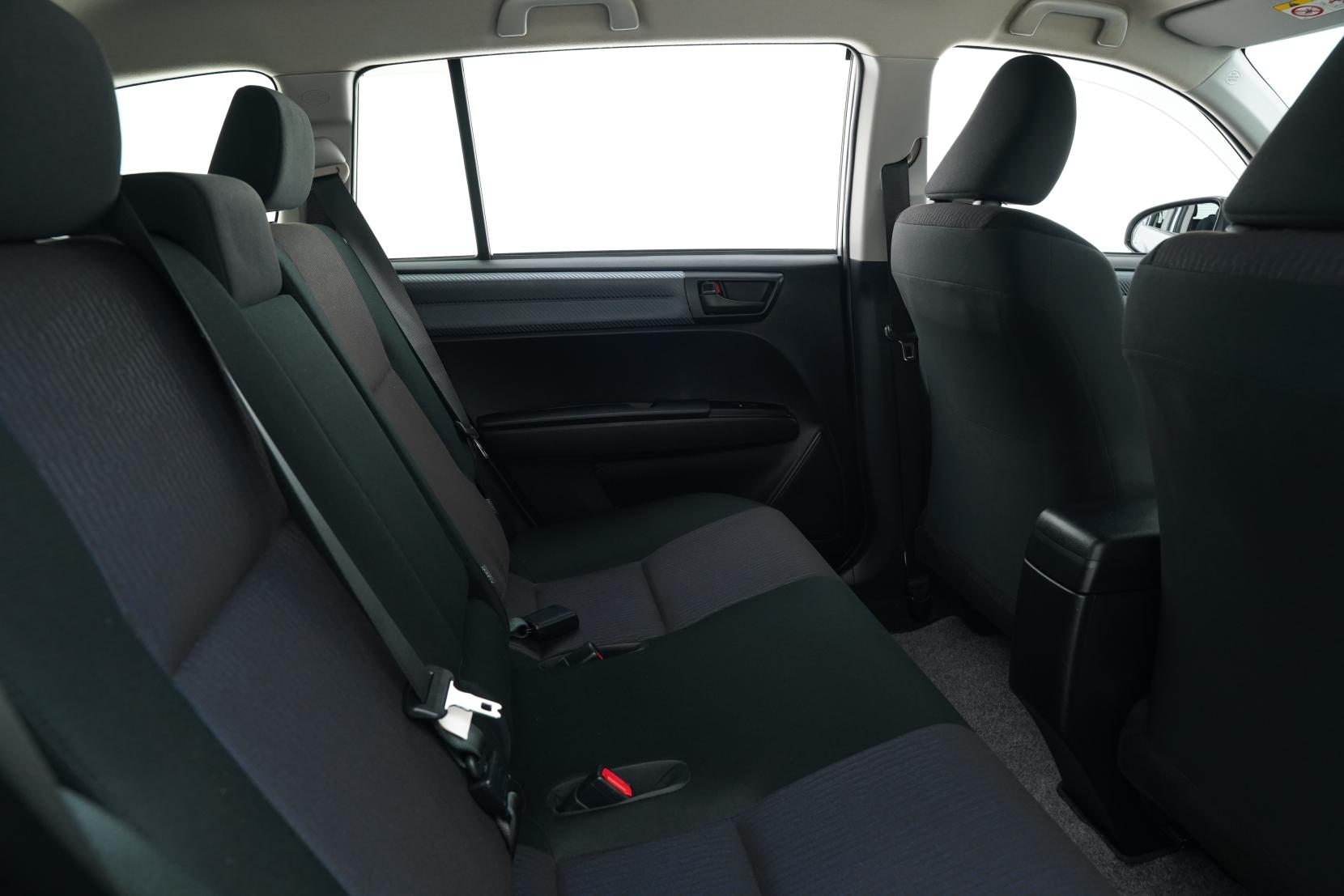 Toyota Corolla 1.5 Fielder Hybrid 8SRS