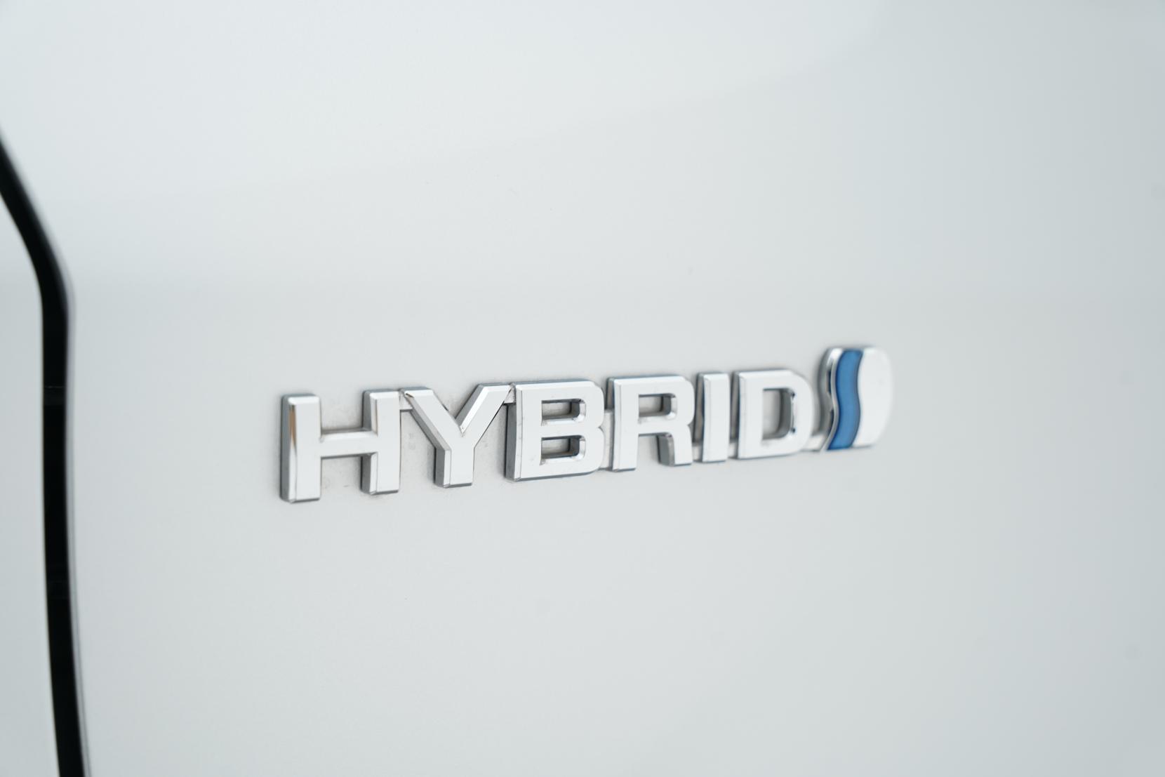 Toyota Corolla 1.5 Fielder Hybrid 8SRS