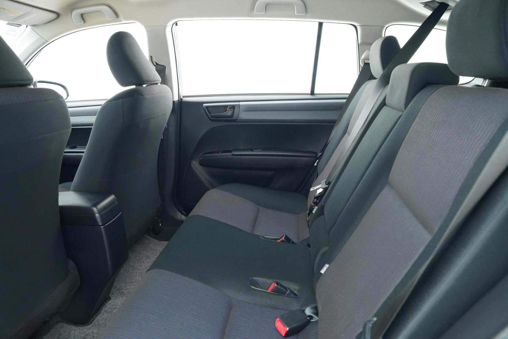 Toyota Corolla 1.5 Fielder Hybrid 8SRS
