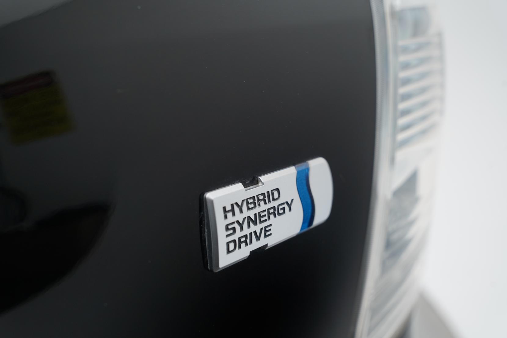 Toyota Prius 1.8 ALPHA S TUNE BLACK