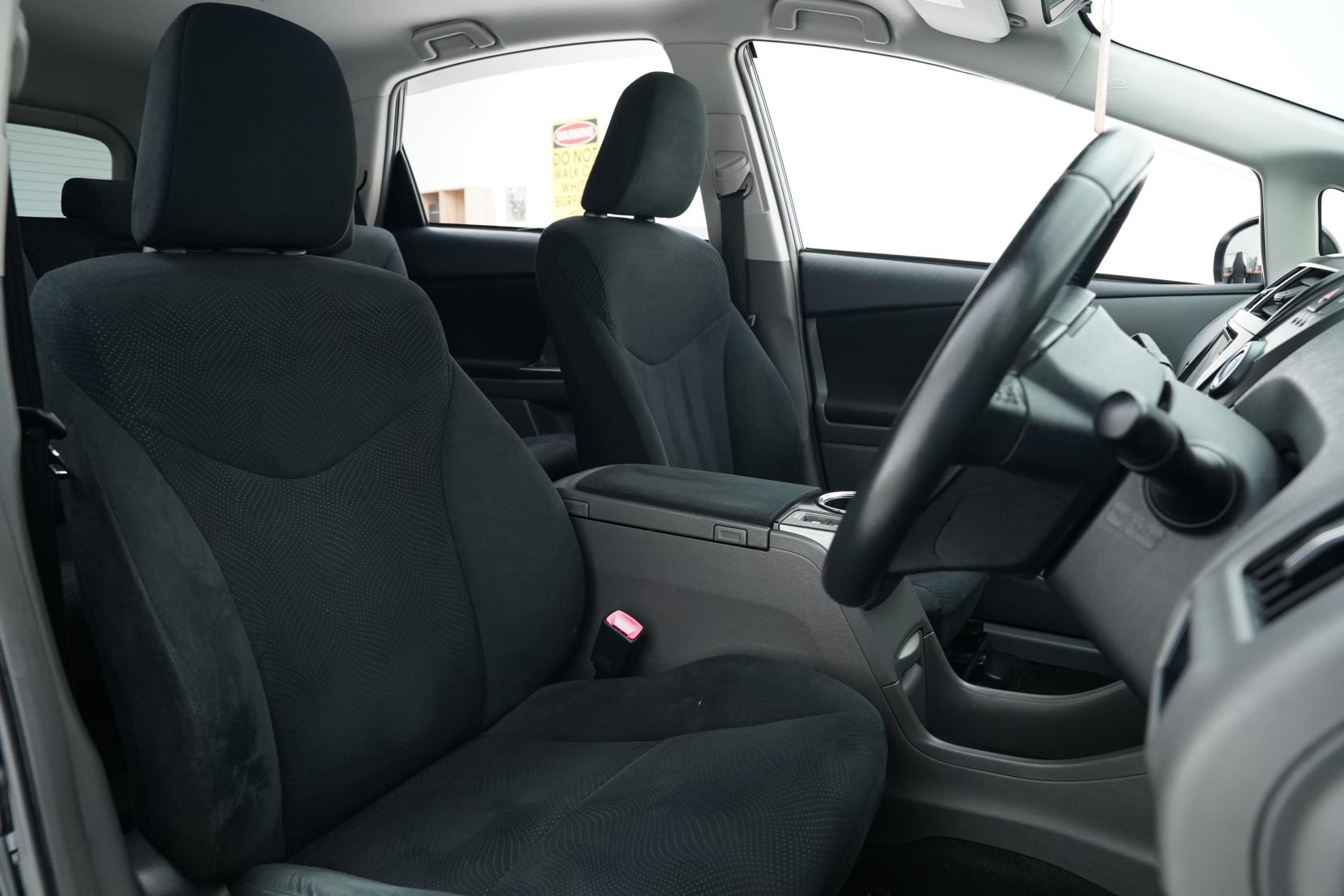 Toyota Prius 1.8 ALPHA S TUNE BLACK