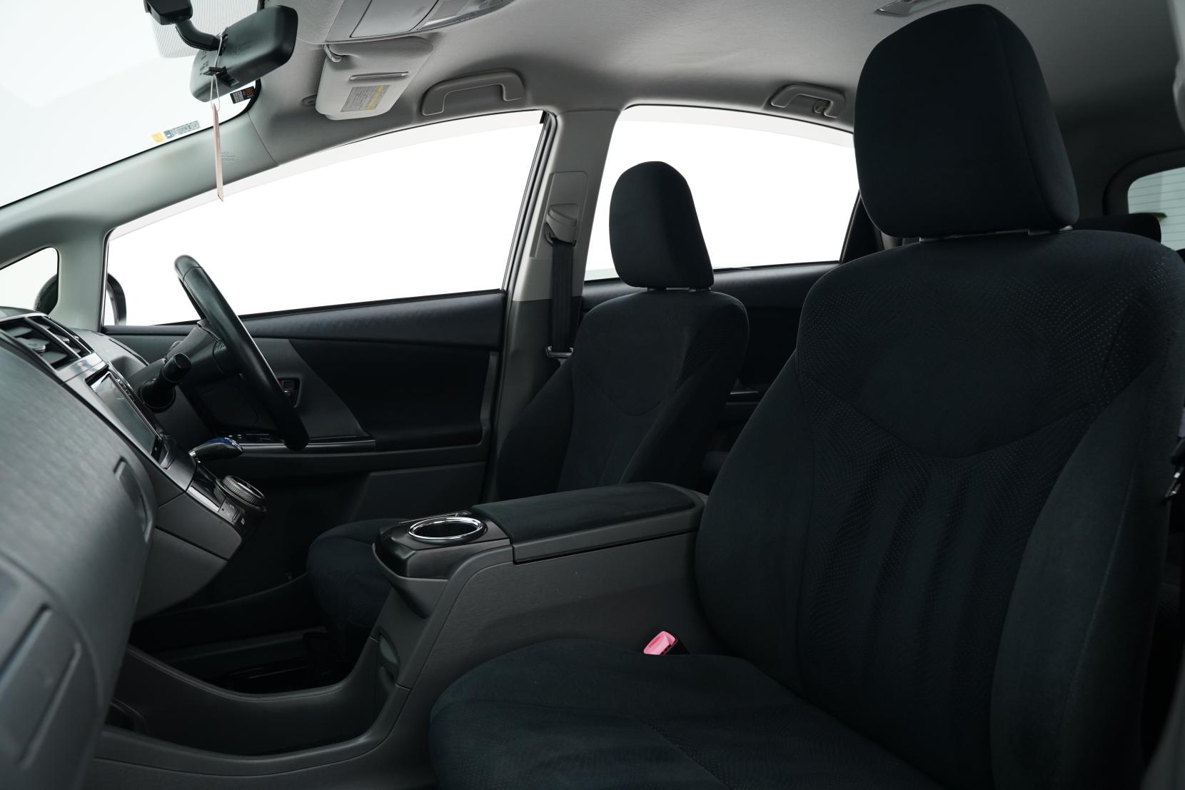 Toyota Prius 1.8 ALPHA S TUNE BLACK