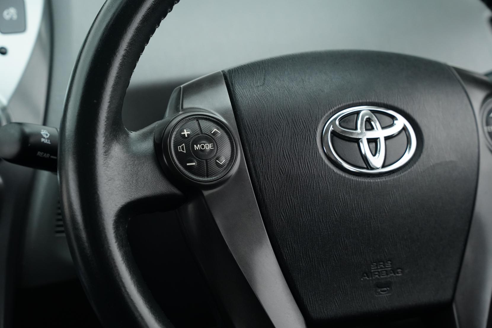 Toyota Prius 1.8 ALPHA S TUNE BLACK