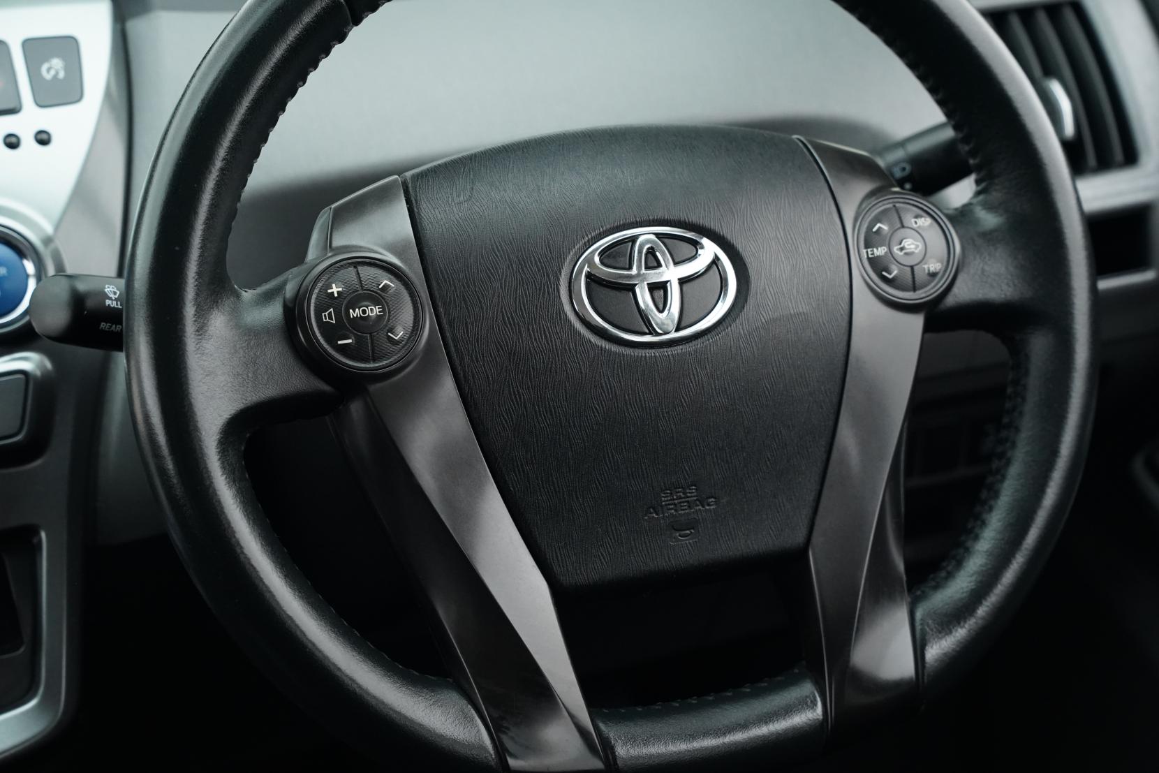 Toyota Prius 1.8 ALPHA S TUNE BLACK