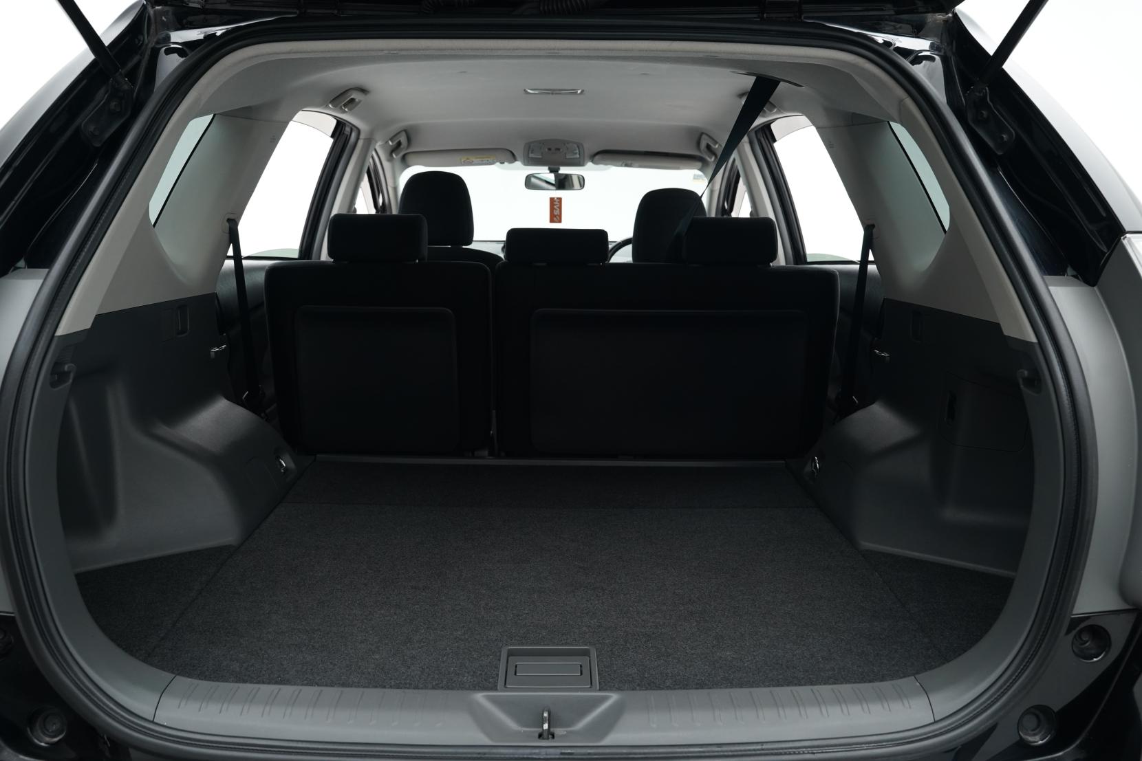 Toyota Prius 1.8 ALPHA S TUNE BLACK