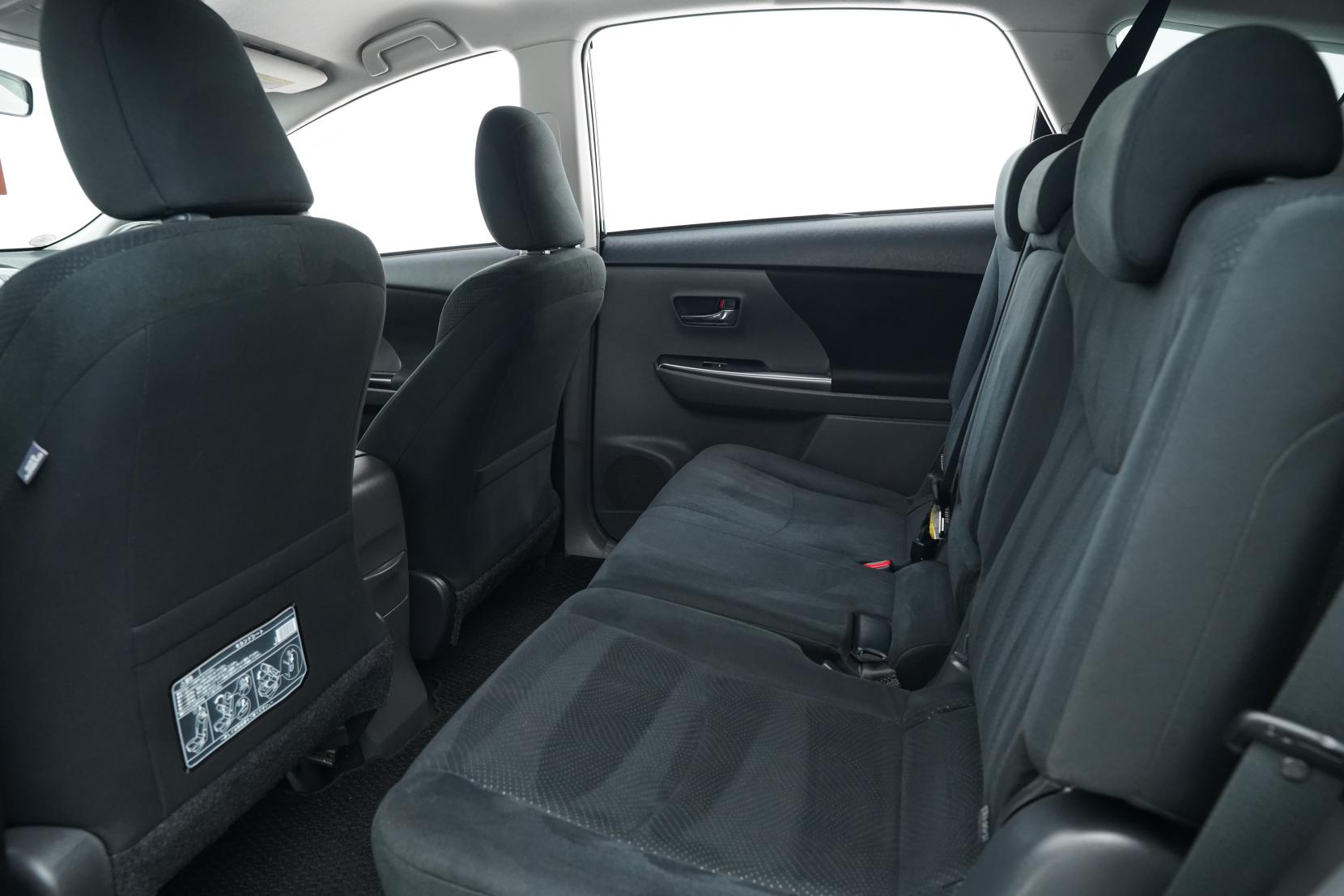 Toyota Prius 1.8 ALPHA S TUNE BLACK