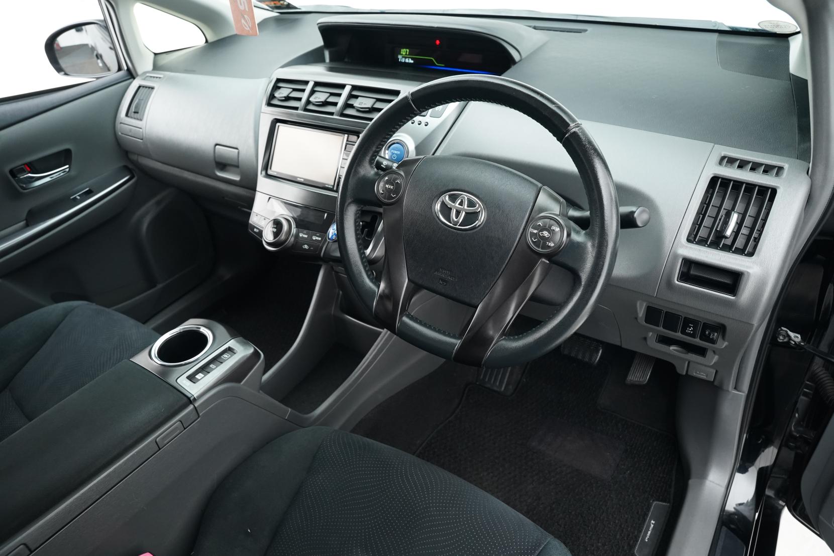 Toyota Prius 1.8 ALPHA S TUNE BLACK