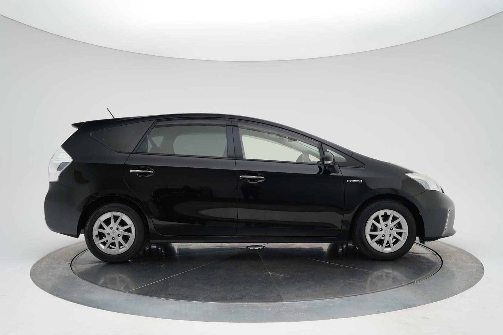 Toyota Prius 1.8 ALPHA S TUNE BLACK