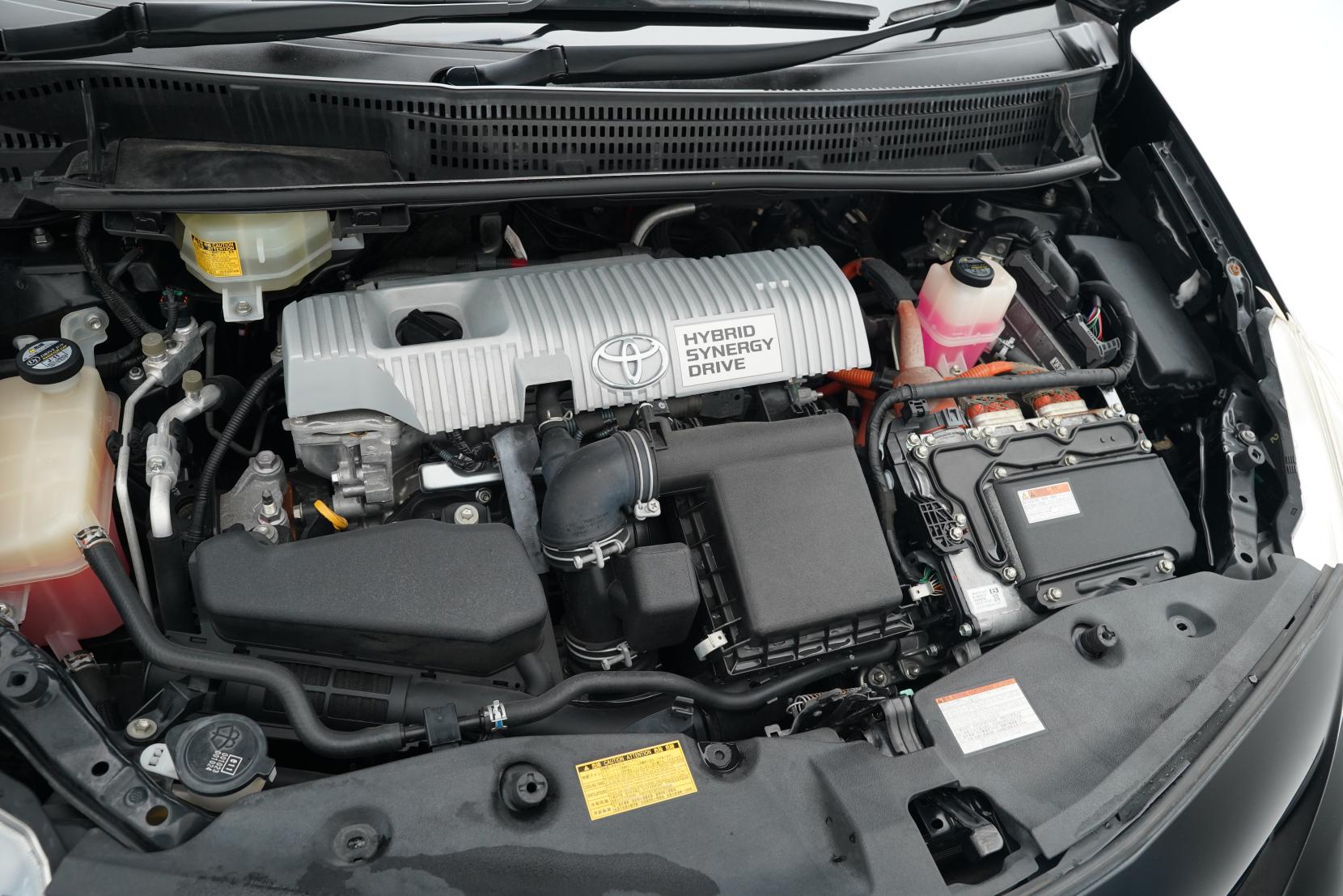 Toyota Prius 1.8 ALPHA S TUNE BLACK