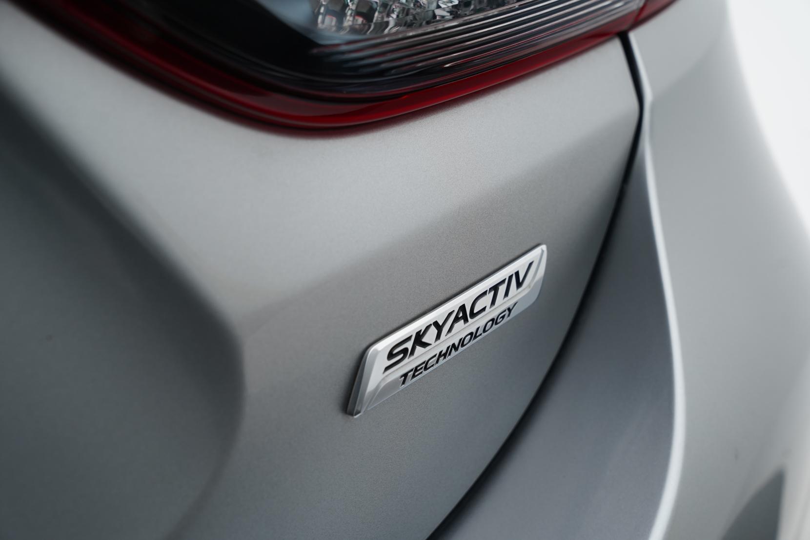 Mazda Atenza 2.0 SEDAN 20S