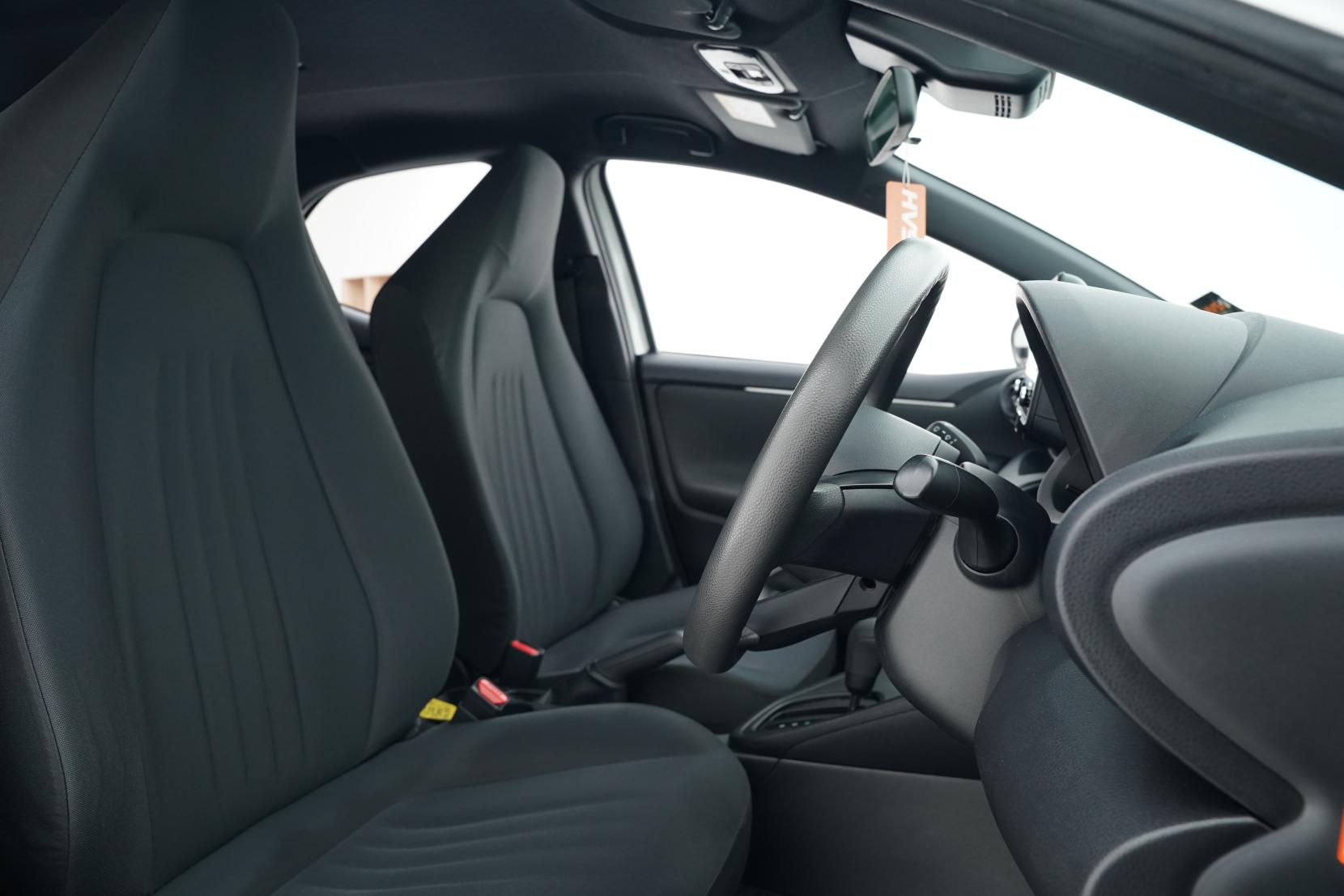 Toyota Yaris 1.5 Hybrid X