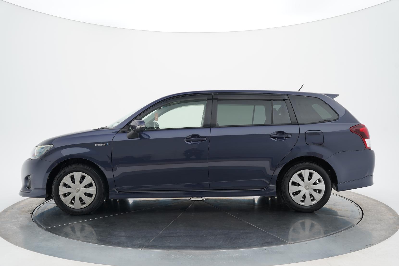 Toyota Corolla 1.5 Fielder Hybrid