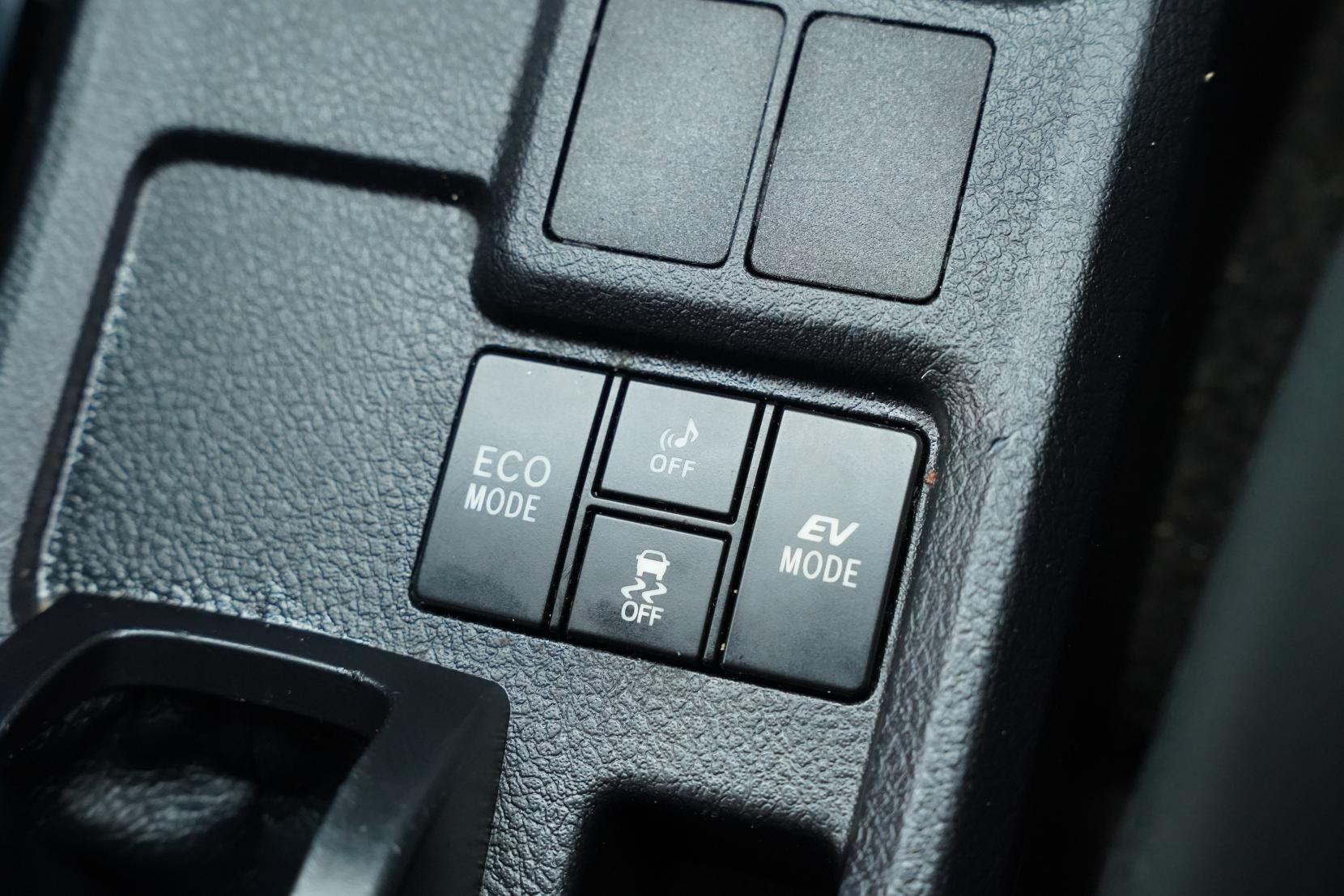 Toyota Corolla 1.5 Fielder Hybrid
