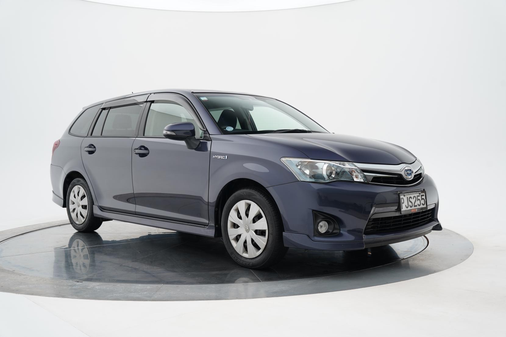 Toyota Corolla 1.5 Fielder Hybrid