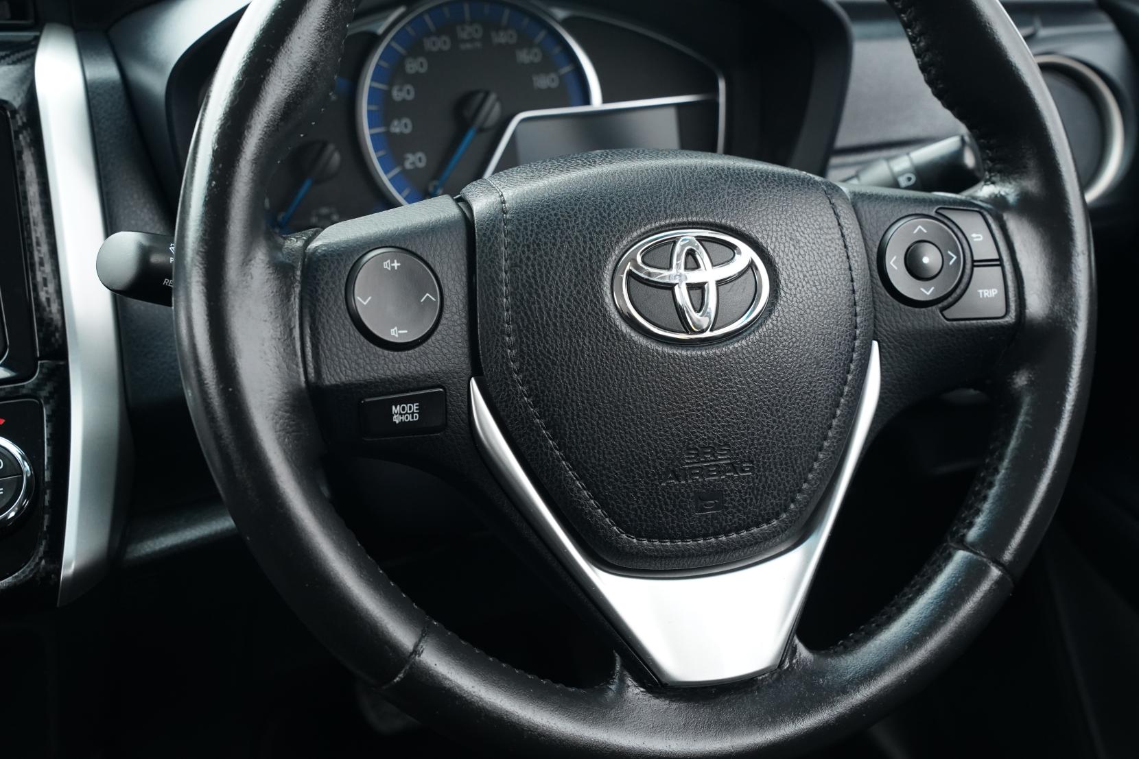 Toyota Corolla 1.5 Fielder Hybrid