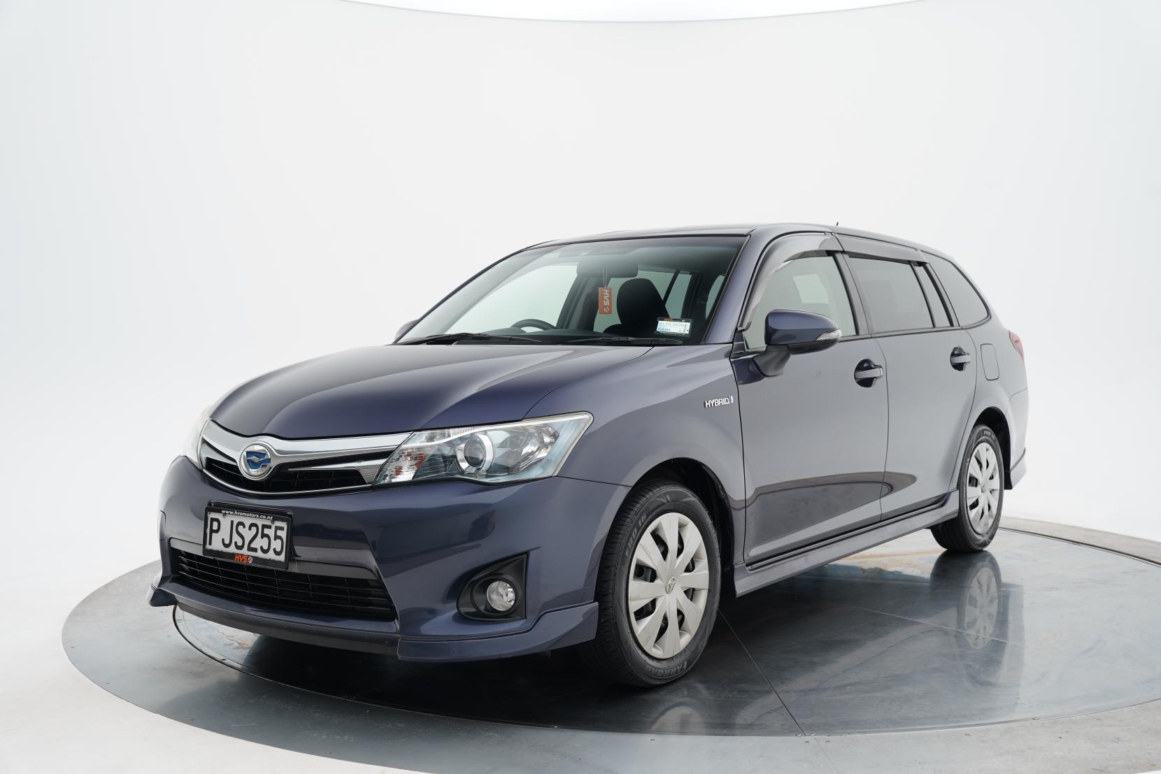 Toyota Corolla 1.5 Fielder Hybrid