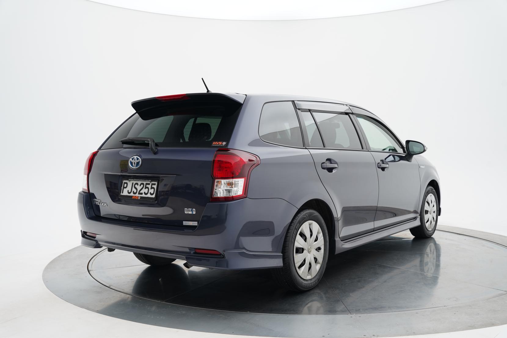 Toyota Corolla 1.5 Fielder Hybrid