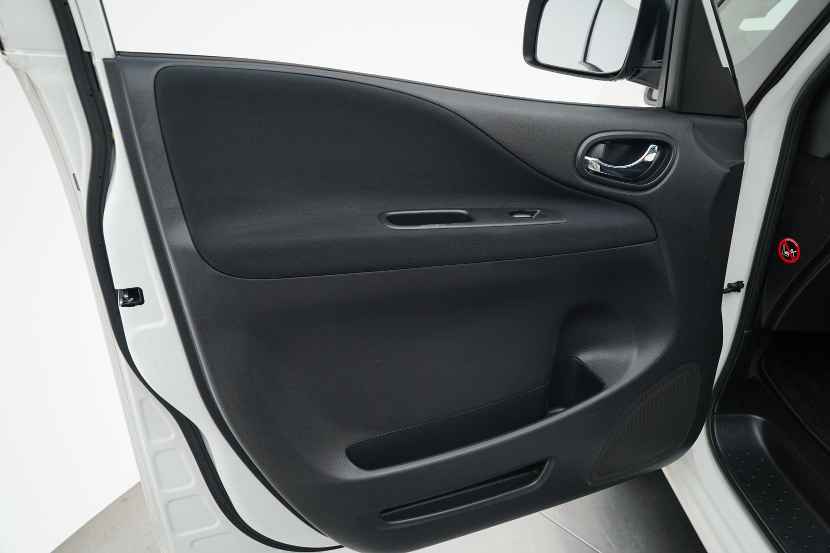 Nissan Serena (1991 – present) 2.0 Hybrid 20X V Selection