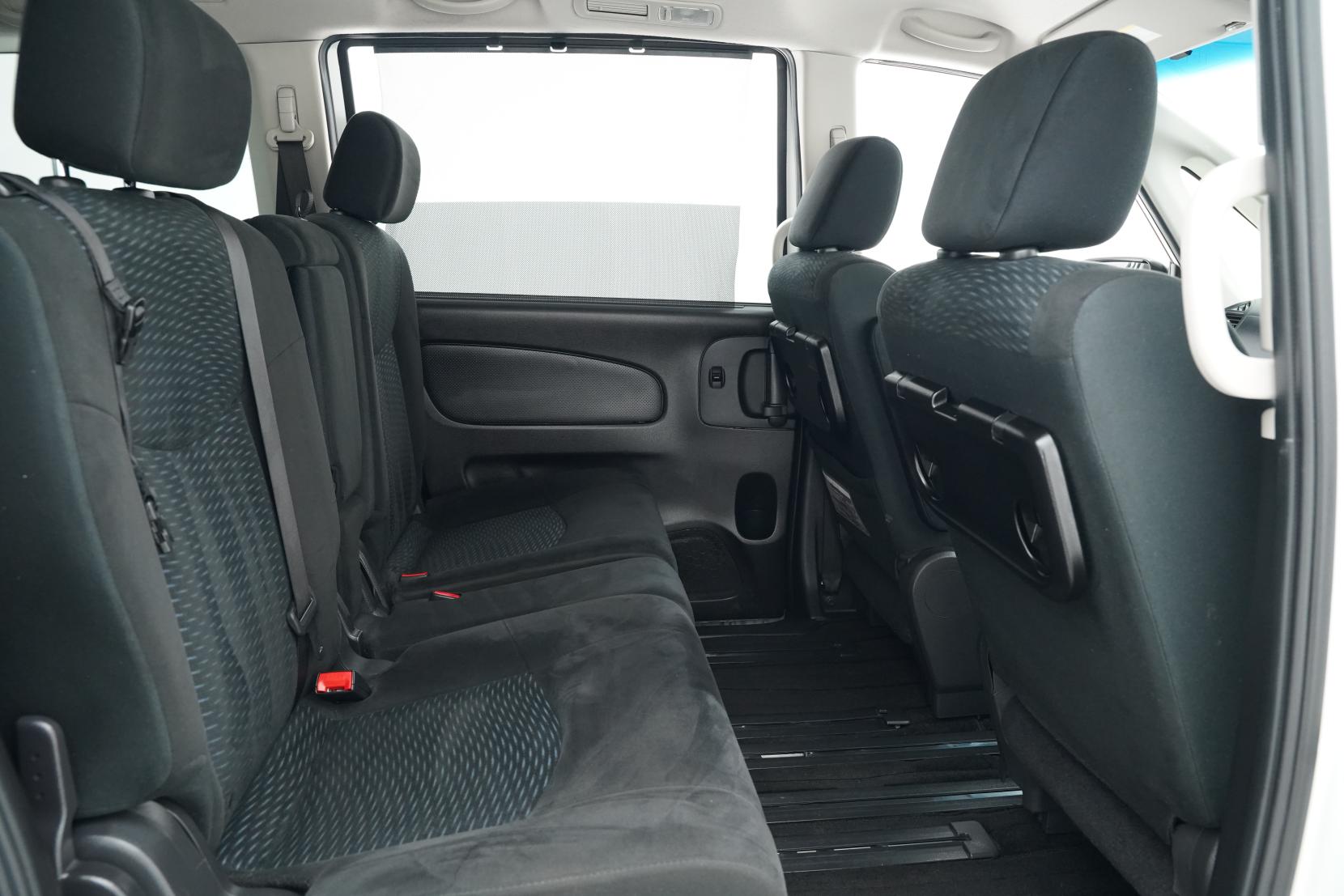 Nissan Serena (1991 – present) 2.0 Hybrid 20X V Selection