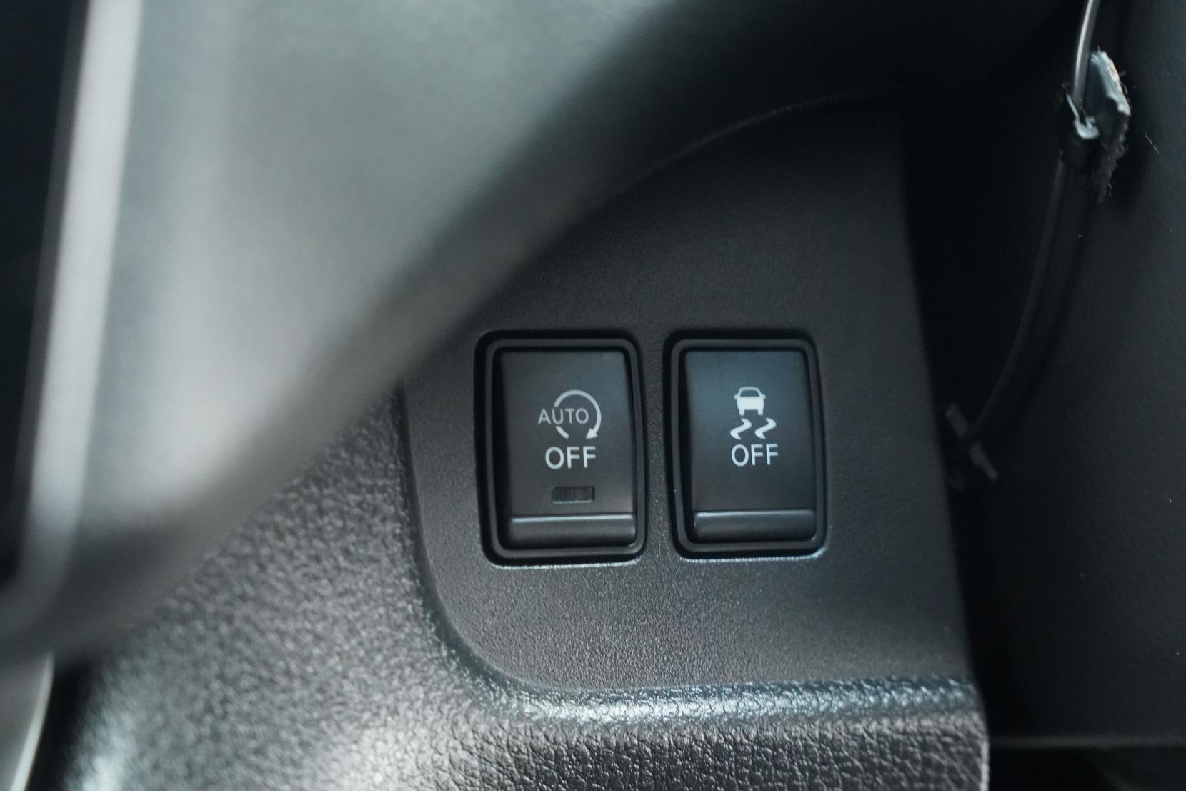 Nissan Serena (1991 – present) 2.0 Hybrid 20X V Selection