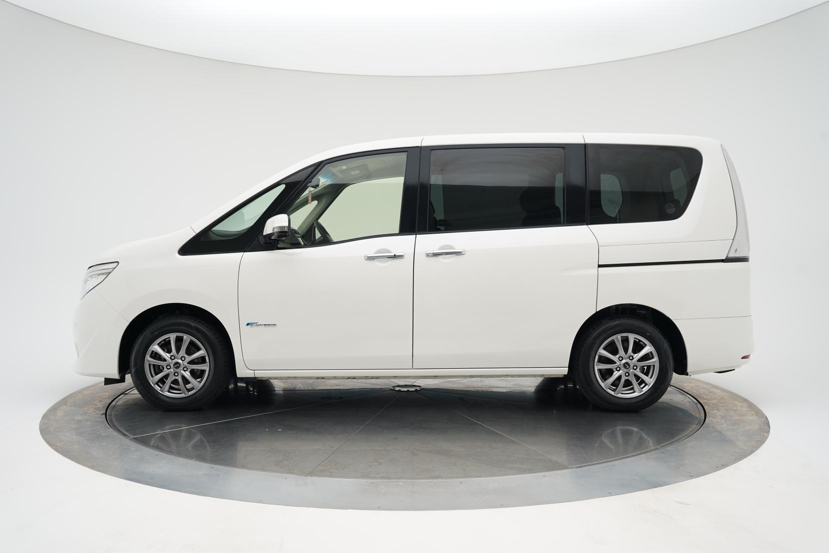 Nissan Serena (1991 – present) 2.0 Hybrid 20X V Selection