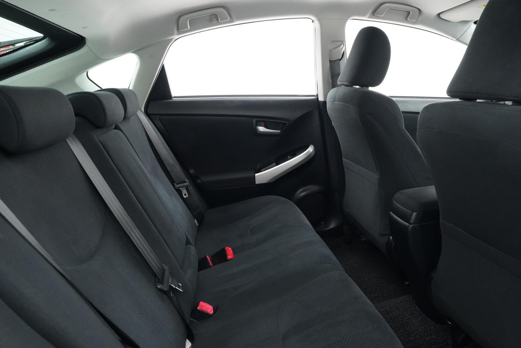 Toyota Prius 1.8 5D S