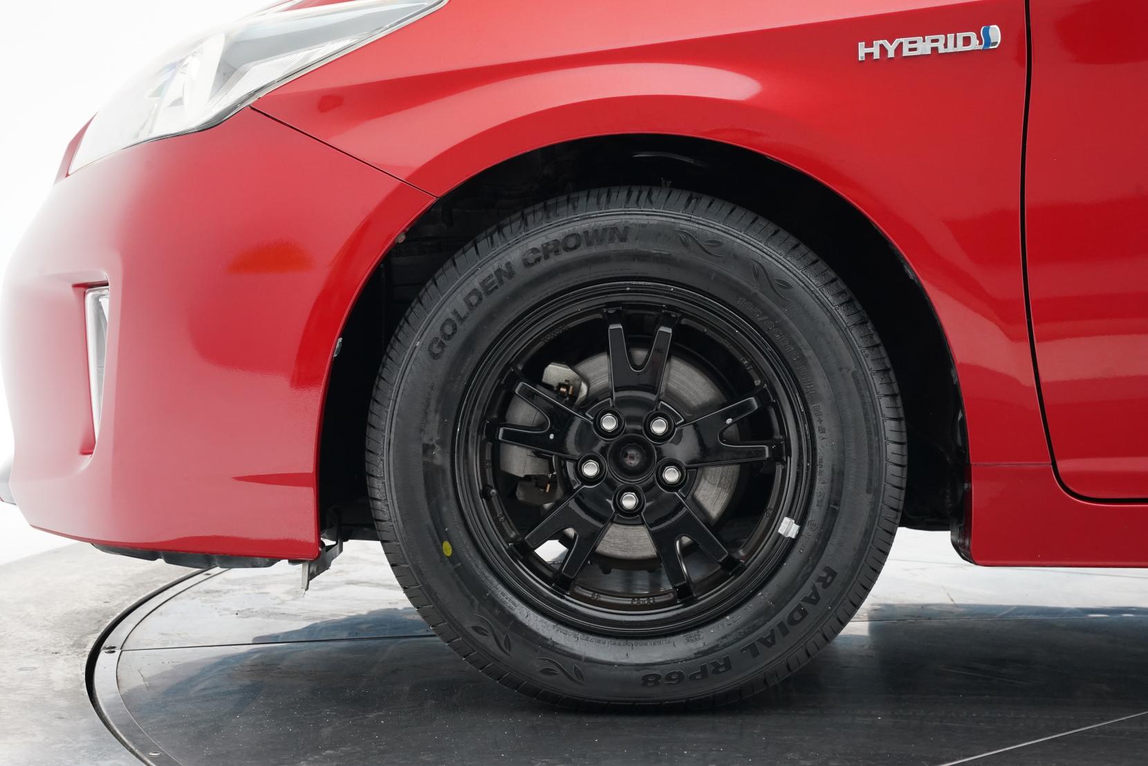 Toyota Prius 1.8 5D S