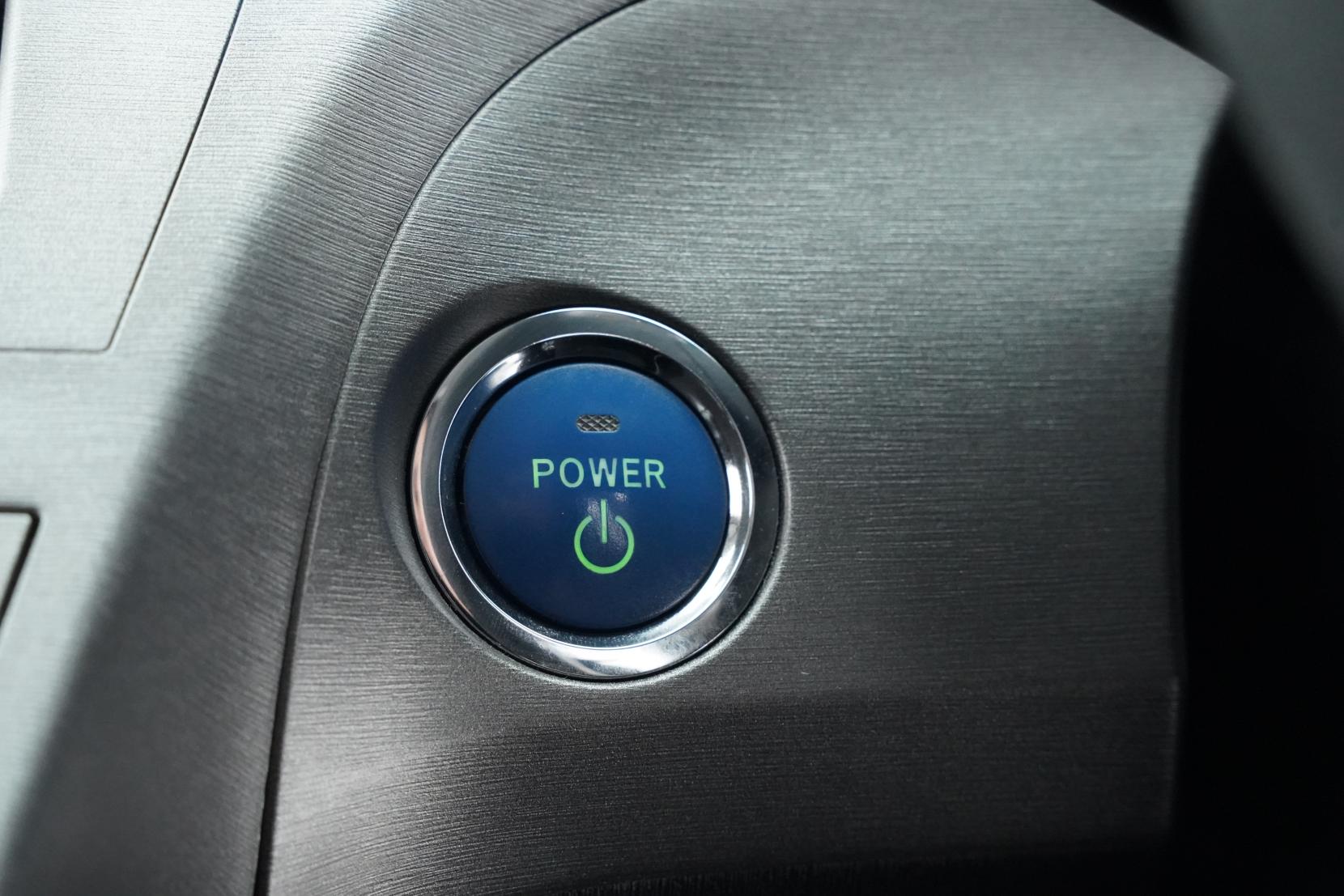 Toyota Prius 1.8 5D S