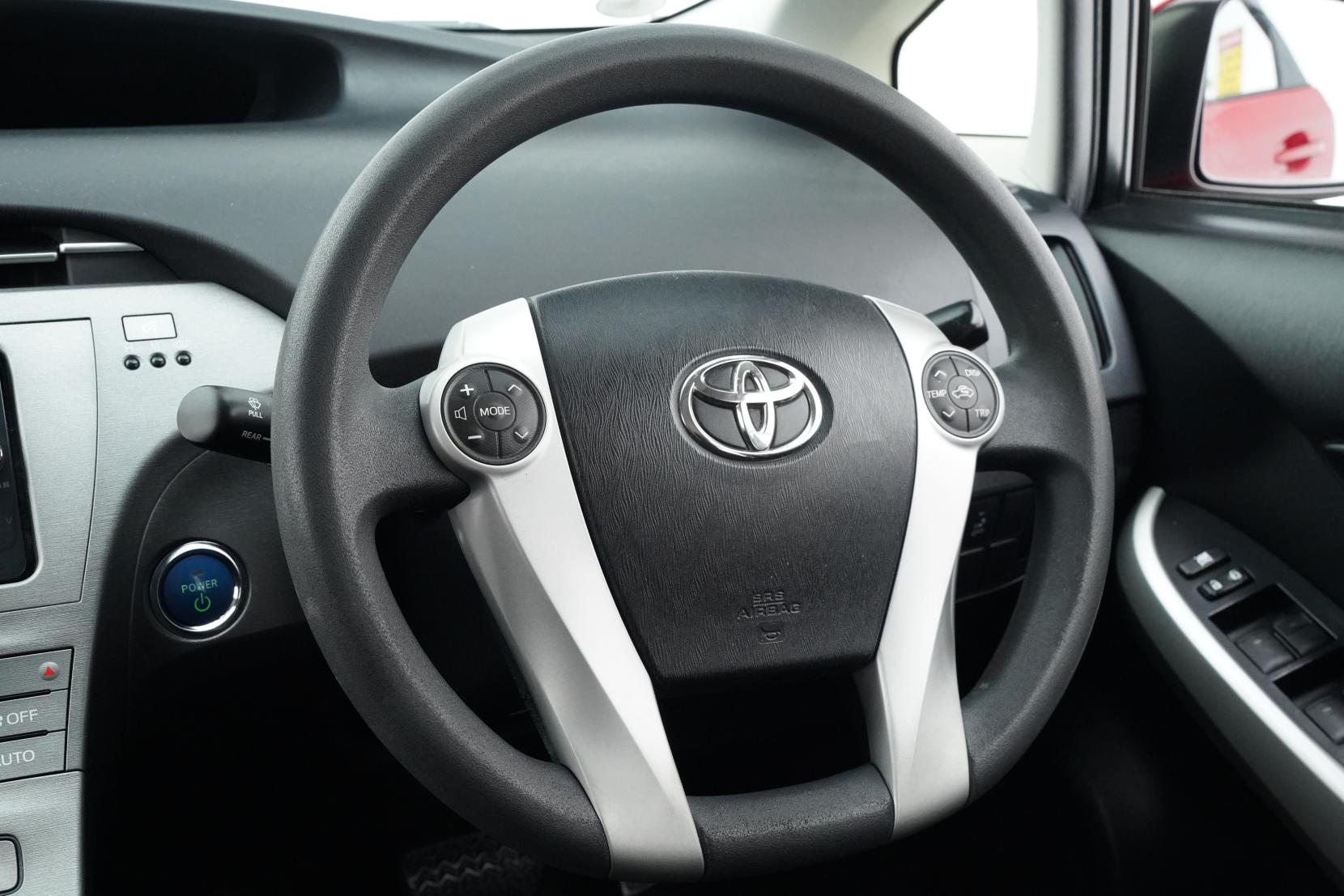 Toyota Prius 1.8 5D S