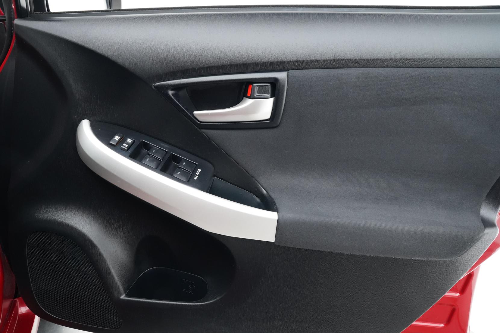 Toyota Prius 1.8 5D S