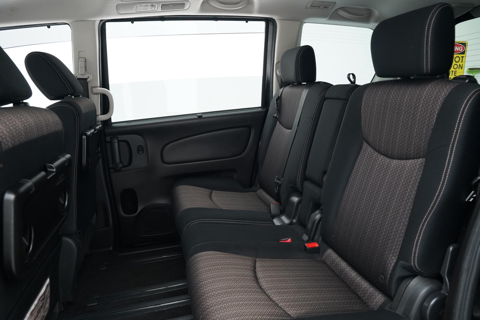 Nissan Serena (1991 – present) 2.0 Hybrid Highway Star V Selection