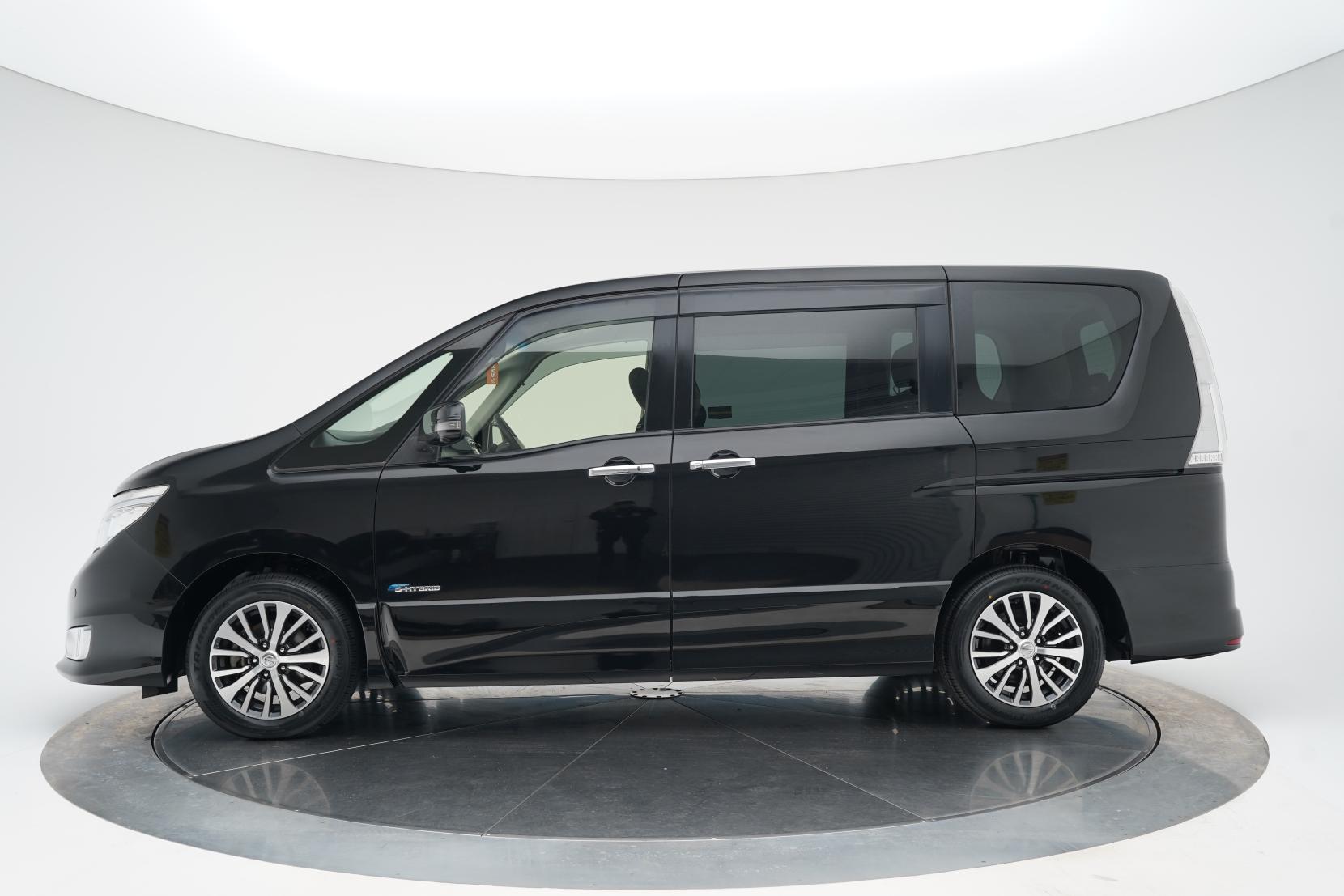 Nissan Serena (1991 – present) 2.0 Hybrid Highway Star V Selection