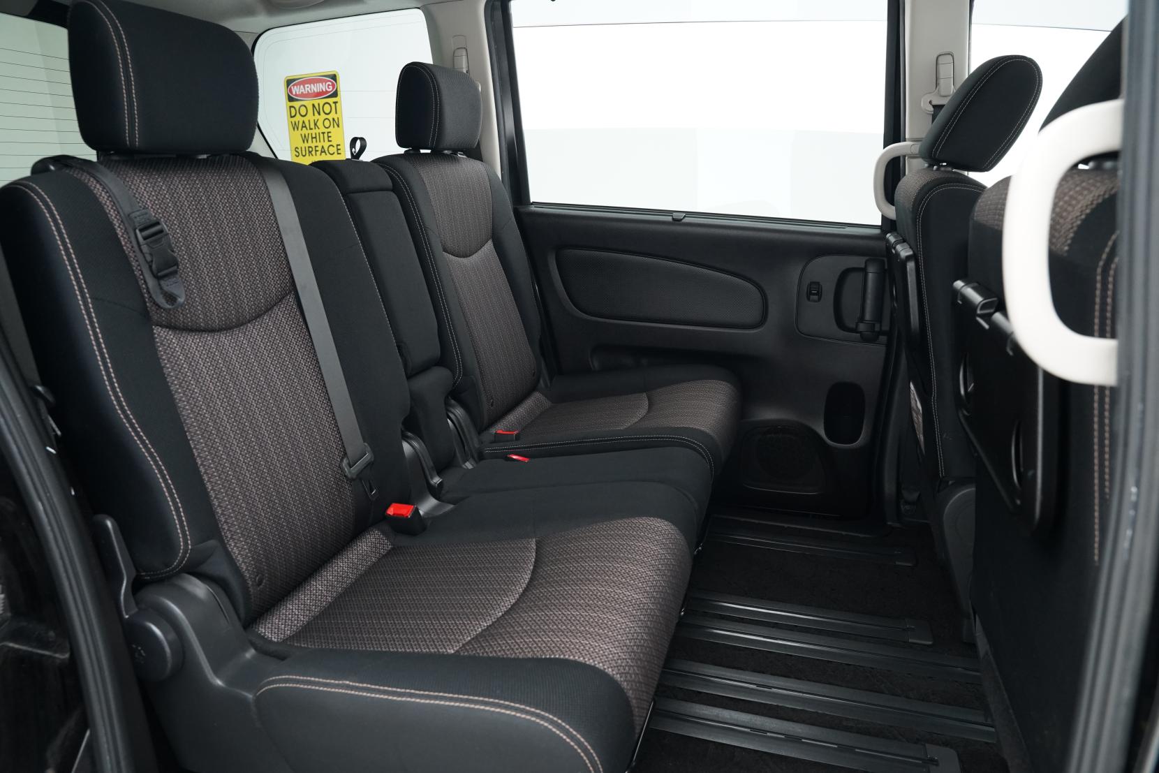 Nissan Serena (1991 – present) 2.0 Hybrid Highway Star V Selection
