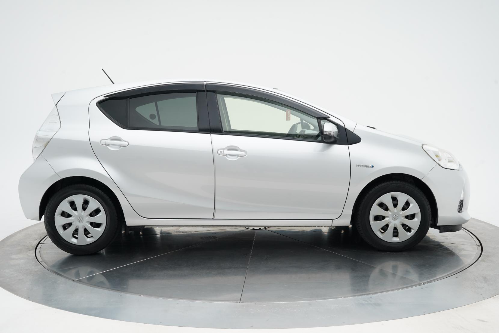 Toyota Aqua 1.5 S Push Start