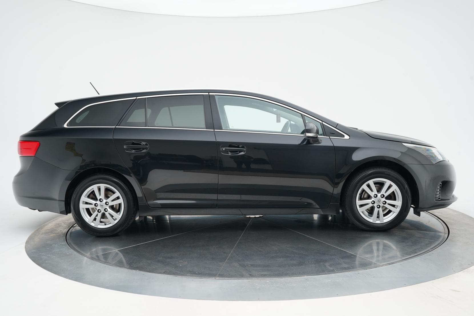 Toyota Avensis 2.0 Wagon XI