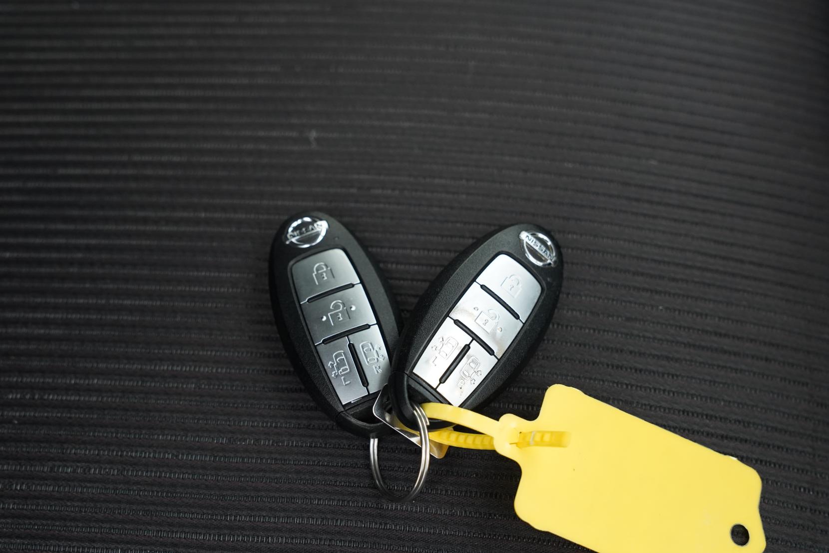 Nissan Serena (1991 – present) 2.0 Hybrid Highway Star 8 Seater