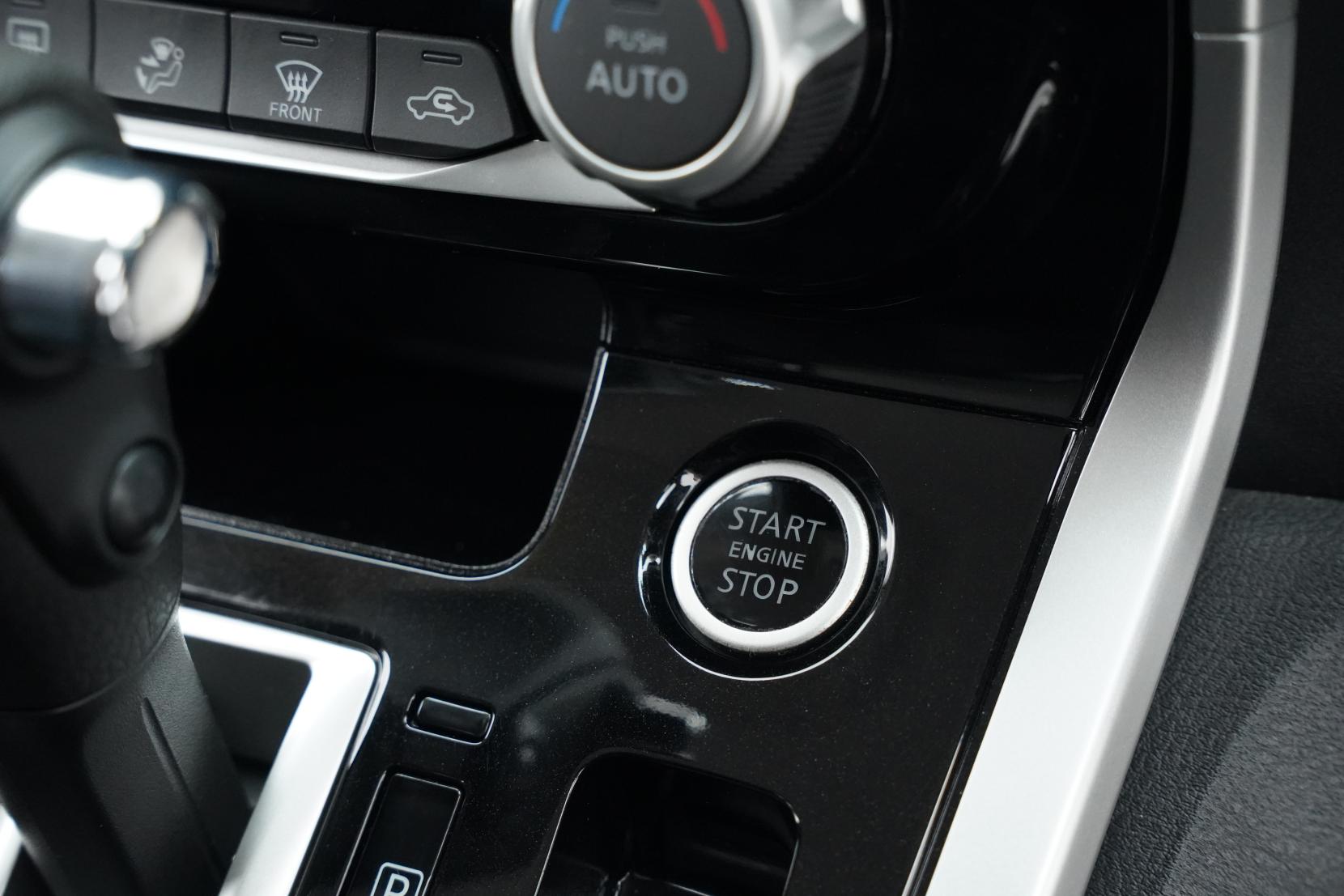 Nissan Serena (1991 – present) 2.0 Hybrid Highway Star 8 Seater