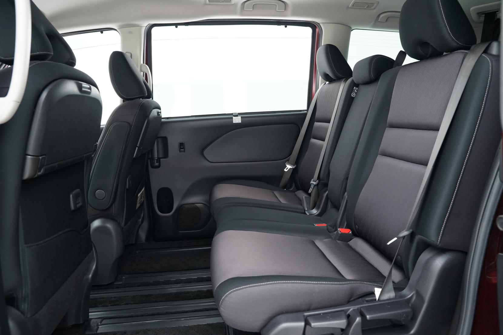 Nissan Serena (1991 – present) 2.0 Hybrid Highway Star 8 Seater