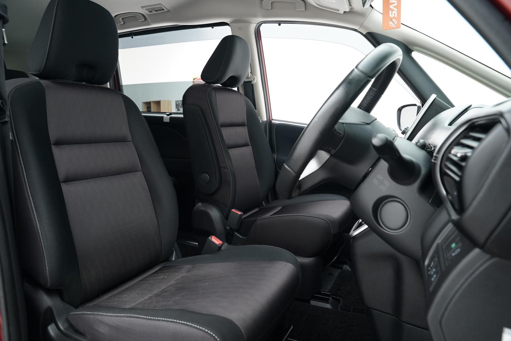 Nissan Serena (1991 – present) 2.0 Hybrid Highway Star 8 Seater