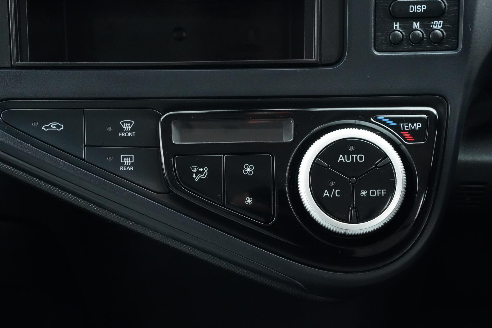 Toyota Aqua Hybrid L